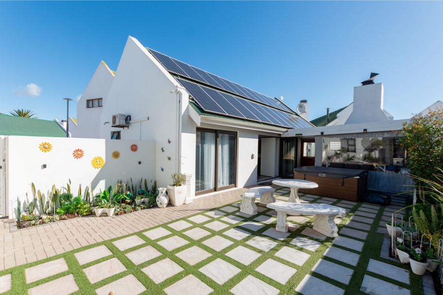 3 Bedroom Property for Sale in Country Club Western Cape